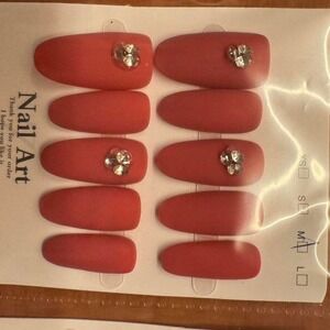 Elegant Matte Red Press-On Nails with Rhinestone Accents‎ – Reusable False Nails